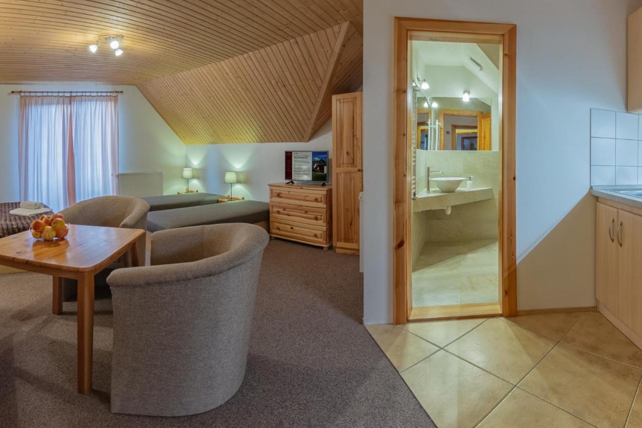 Apartmany A Studia Villa Flora Liptovská Sielnica Eksteriør bilde